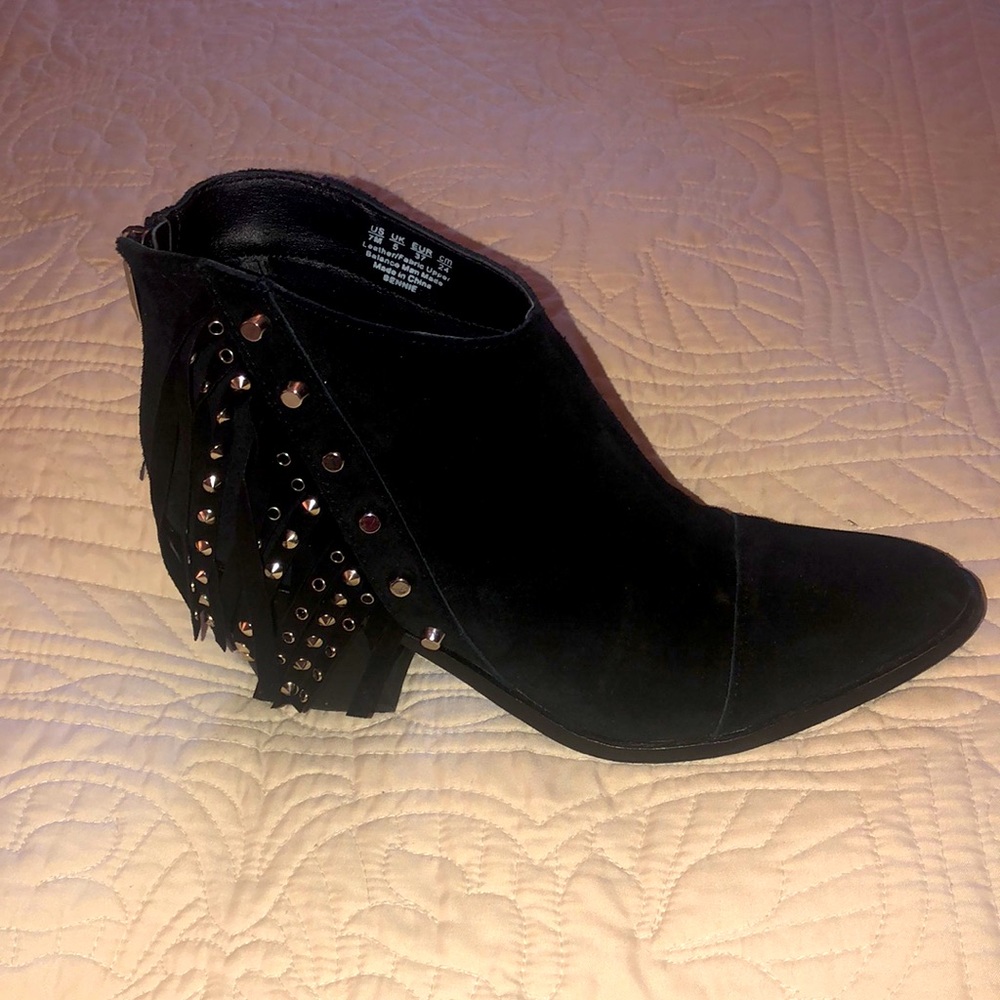 Fergie Footwear black suede fringe bootie sz 7 like New